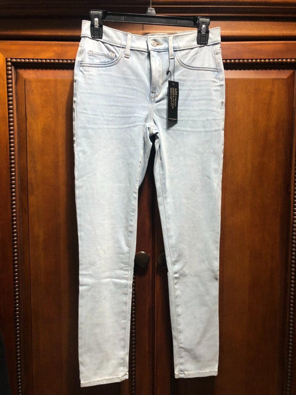 NWT Banana Republic Super-Stretch Legging Fit Jeans Light Wash 26/2